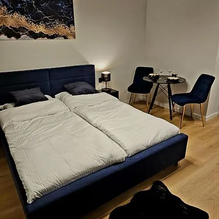 Appartement Plac Wolnosci 6 *